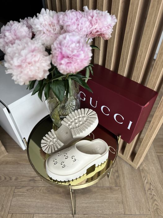 Kłapki Gucci