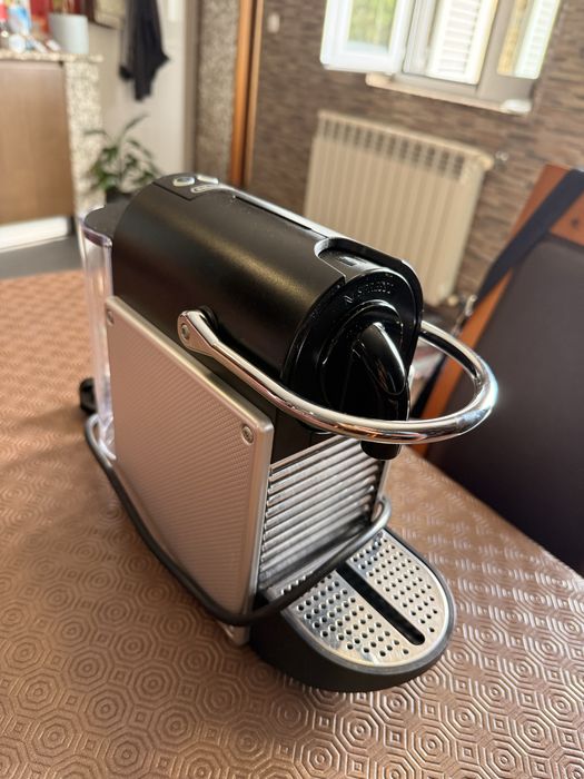 Máquina de café Nespresso DeLonghi