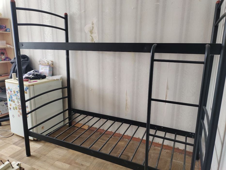 двоповерхове ліжко