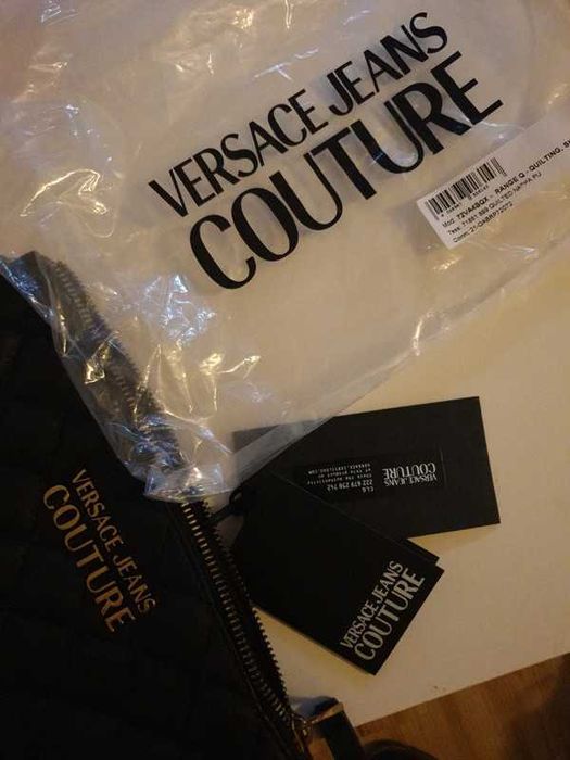 Czarna pikowana torebka Versace