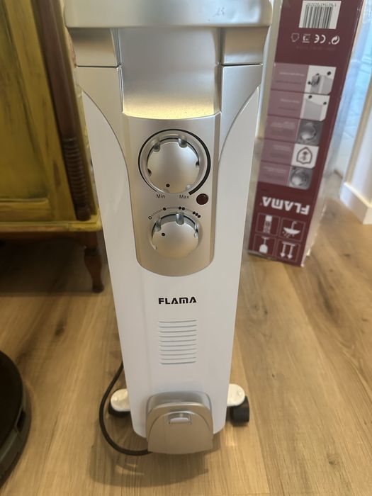 Radiador elétrico a óleo