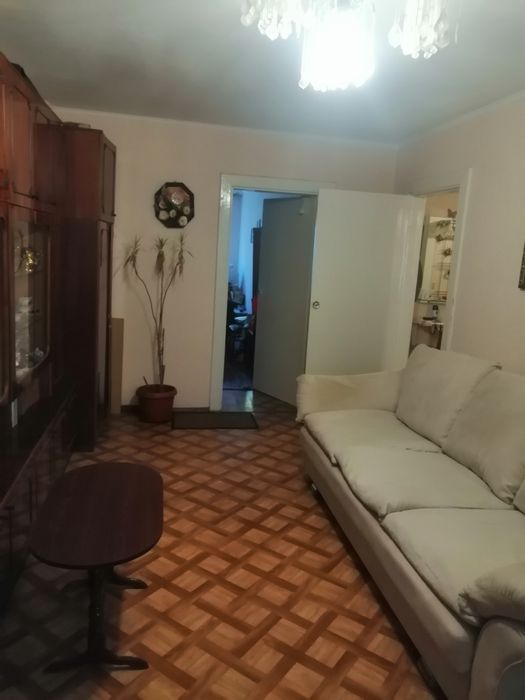 Сам 1  комнатную квартиру на Свитанке по улице Кропевницкого