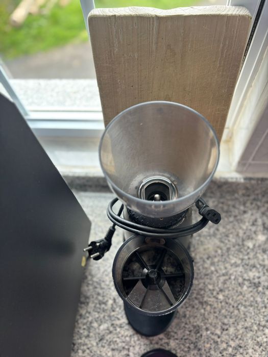 Máquina de café com Moinho