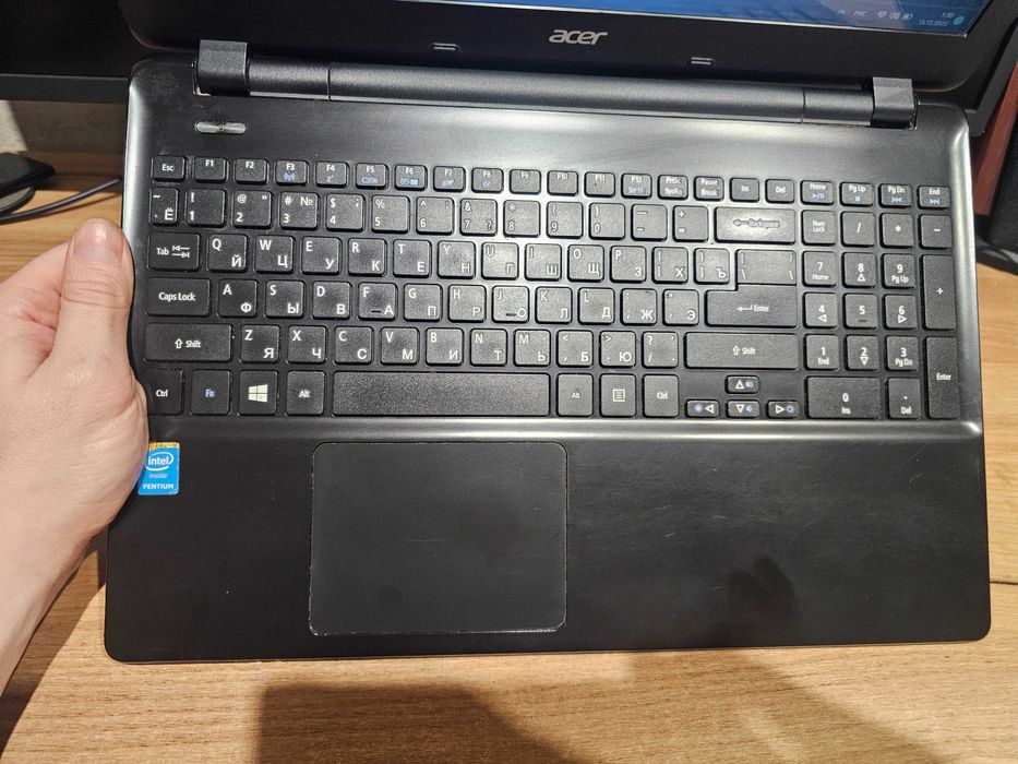 Acer e5-511 /15.6 HD LED/4 ядра Intel N3530/8GB RAM/SSD/АКБ 6 год