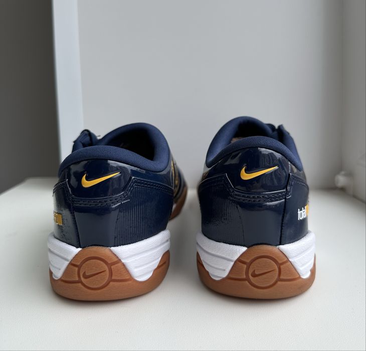Футзалки Nike W T90 Midnight Navy/Univ Gold, розмір 40 (25,5 см)