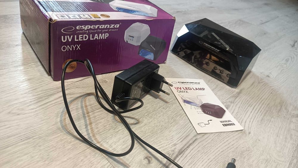 lampa UV led do paznokci manicure hybrydowy