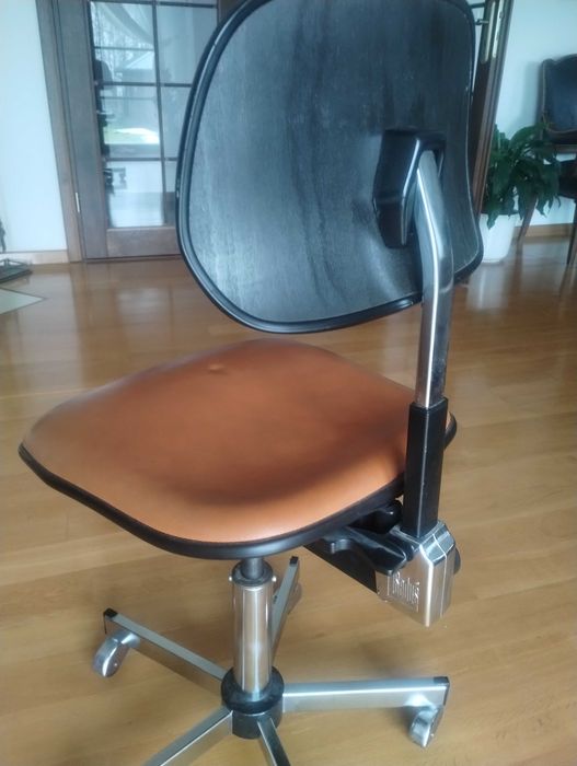 Stary fotel Sedus model 6581.