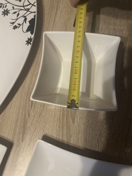 Piekny ceramiczny serwis obiadowy
