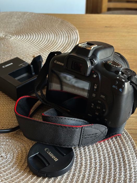 Canon EOS 1300D + 18–55mm