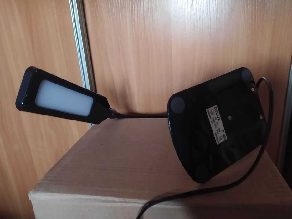 Настільна світлодіодна лампа  Delux TF-450 5 Вт LED