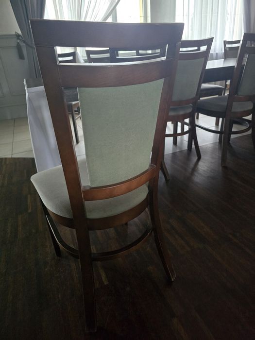 Krzesła bankietowe wraz z pokrowcami