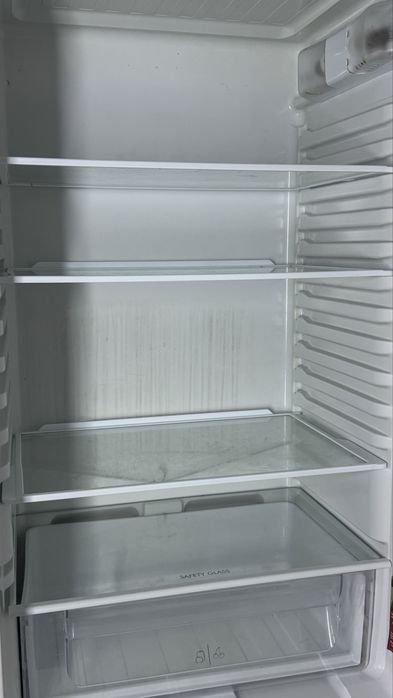 Холодильник Ariston