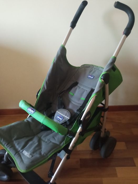 Carrinho bebe Chicco costas reclinável