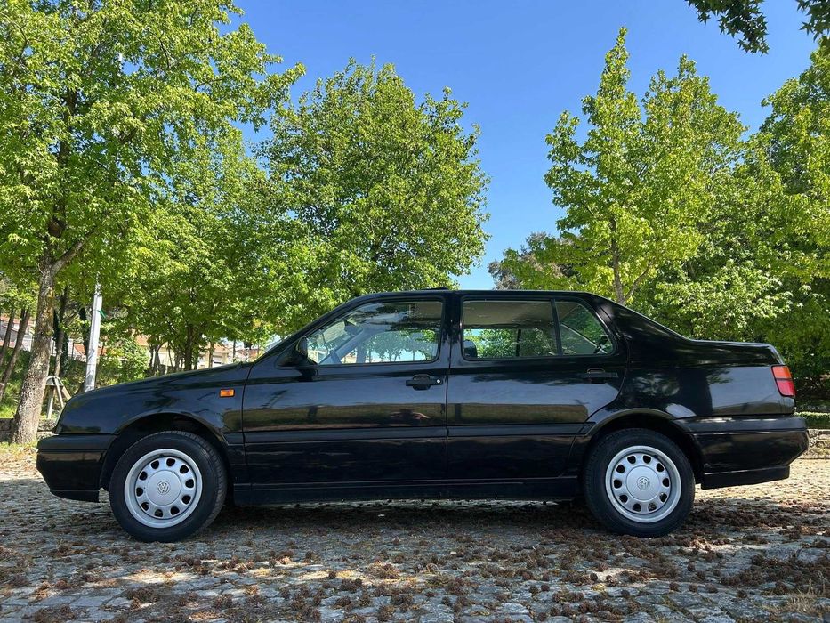 Volkswagen Vento 1.6i GL * 70 mil kms