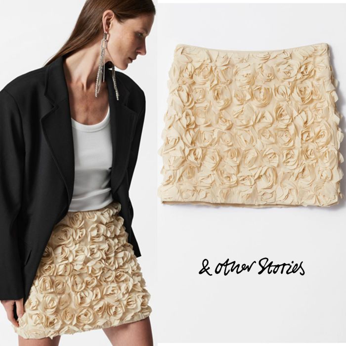 & other stories спідниця міні з 3d трояндами кольору екрю