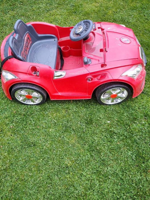 Samochód dziecięcy na akumulator czerwony