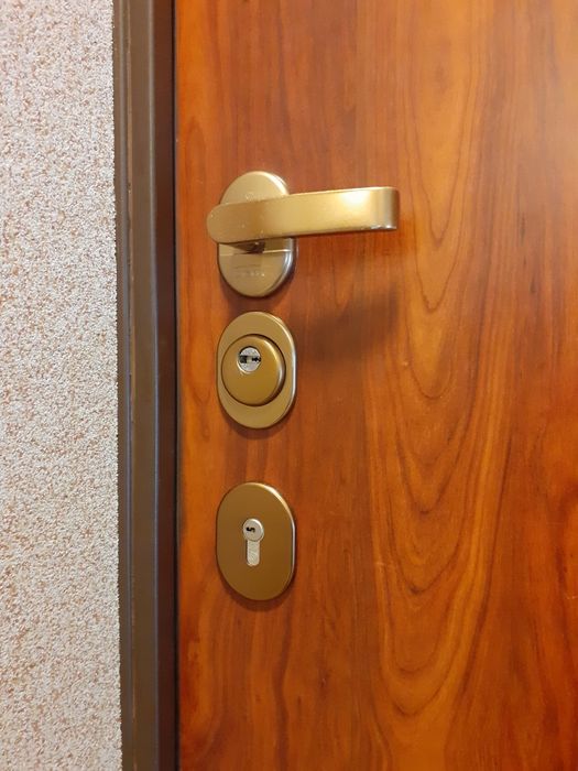 Nowy zamek główny do drzwi Dierre z wymianą.Serwis Dierre Warszawa.