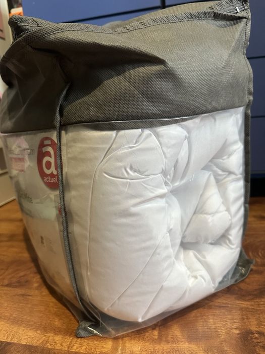 Ковдра тепла 200×220  нова