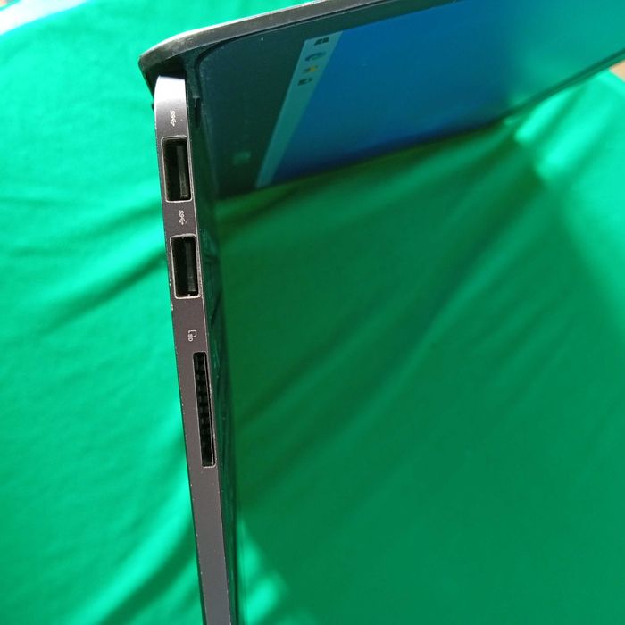 Asus ZenBook UX305C 1.2kg Ultra-portátil 512GB SSD 8GB RAM Para Peças