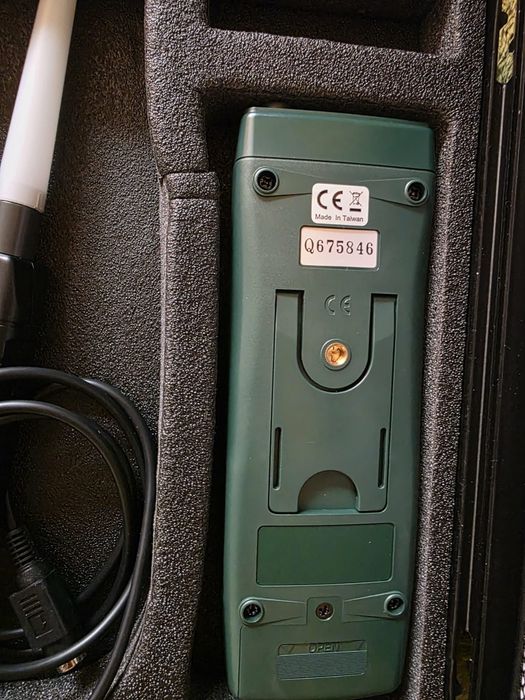 Extech Instruments MF100, ręczny miernik pola magnetycznego
