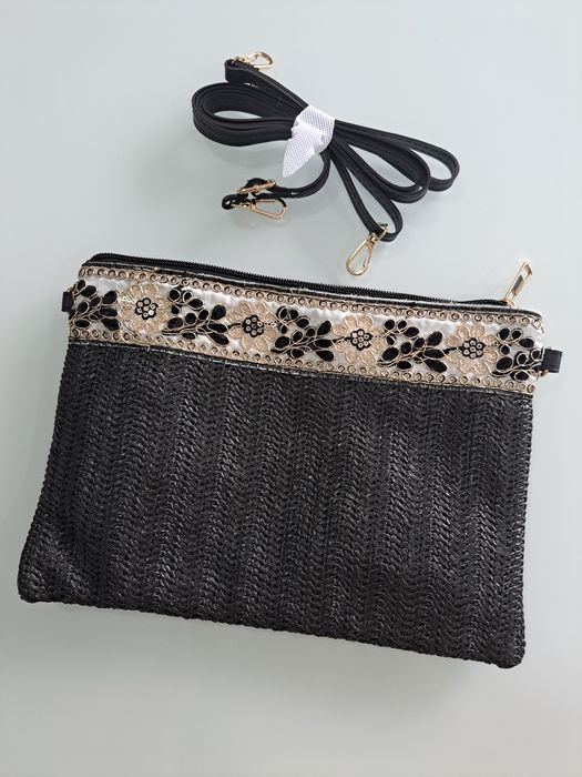 Pochete preta e dourada