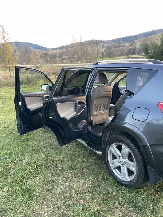 Продам тойота рав 4