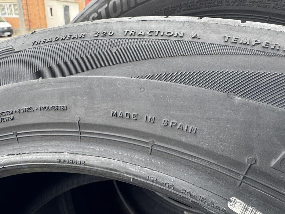 Літні шини Bridgestone 225/55 R18