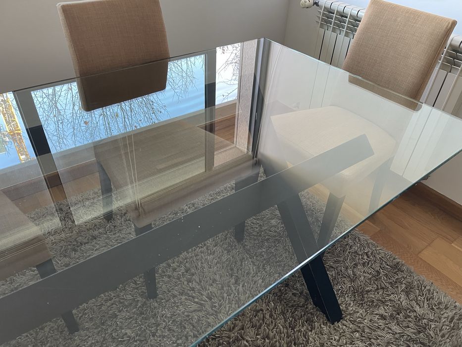 Mesa Jantar AREA com 6 cadeiras AREA. Vende-se items separados