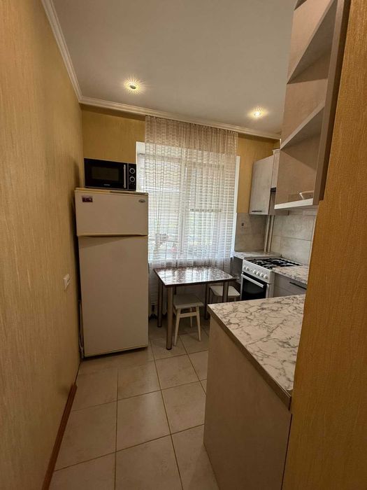 45203 Продаж 2к на Виставці , гарний стан , топ локація