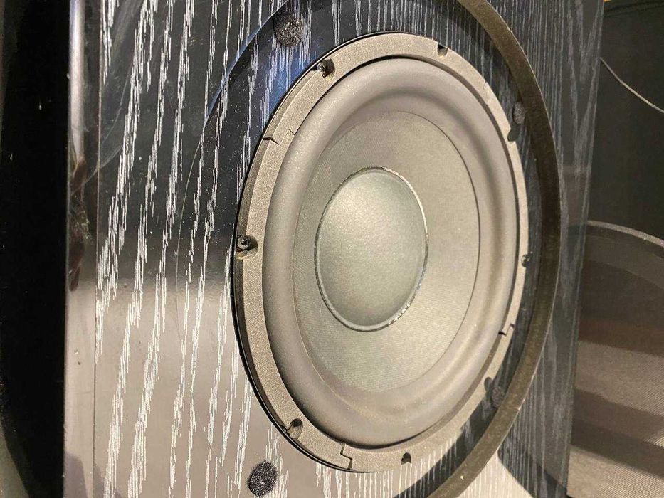 Потужна акустична система (48 кг), трьохполосні колонки Cortland