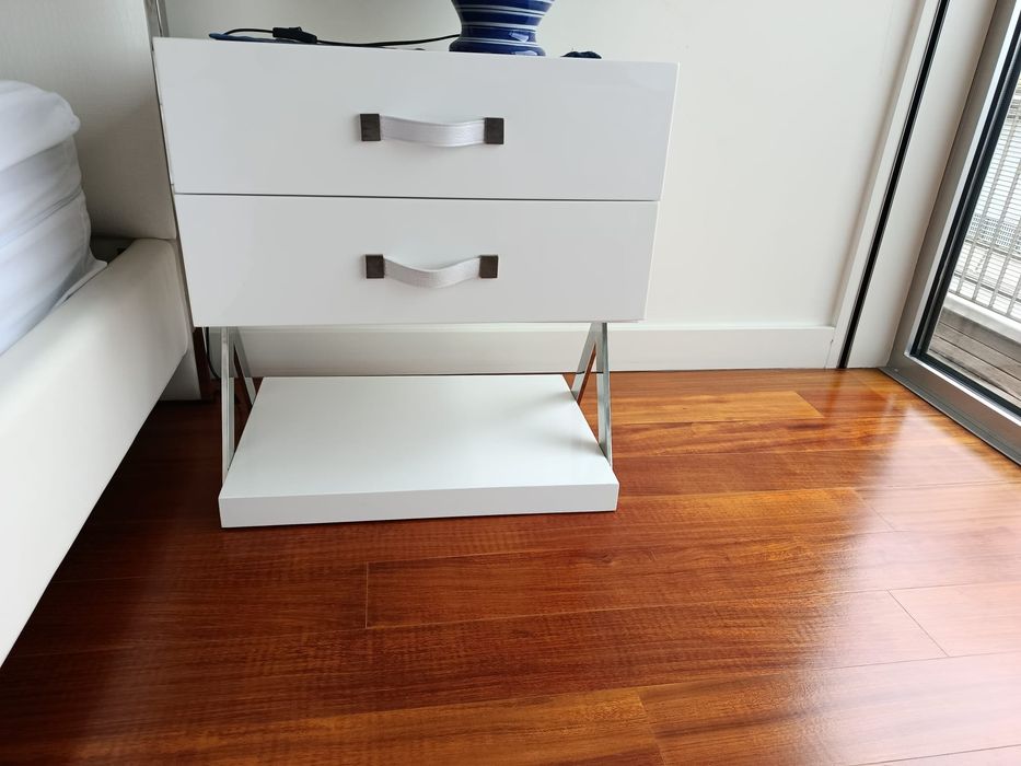 Mobília de quarto completa (colchão incluído)