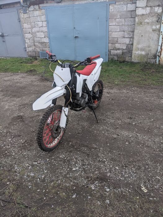 Продам ендуро мотоцикл geon 250 4T 2018