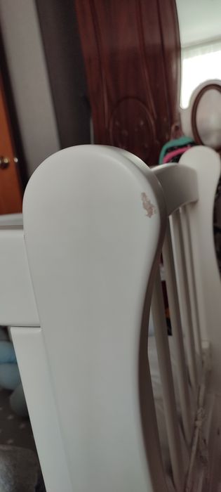 Дитяче ліжко  з матрасиком і подушками .

Термі