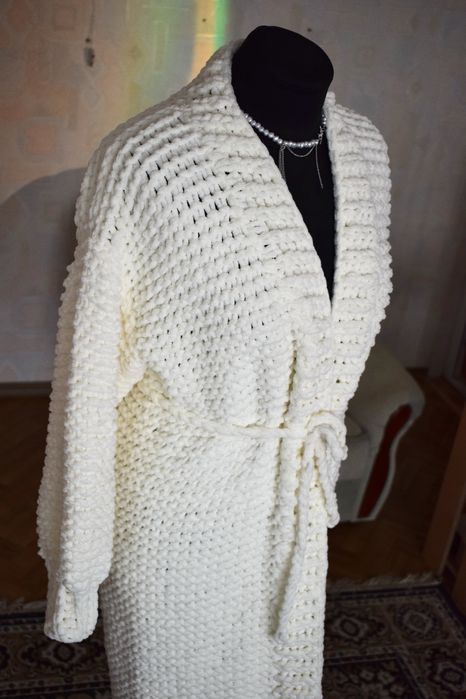 Молочний плюшевий кардиган