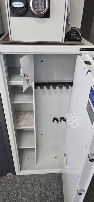 Szafa na BROŃ,  sejf S1 na broń długą, krótką, amunicję • ALTARO-53KL