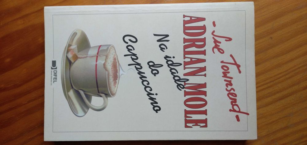 Adrian Mole na Idade do Cappuccino - Sue Townsend