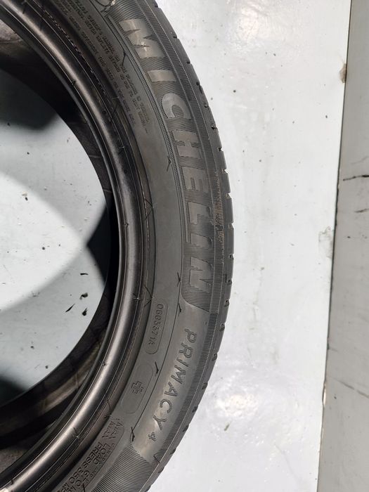 2 pneus semi novos 225-50R17 Michelin - Oferta da entrega