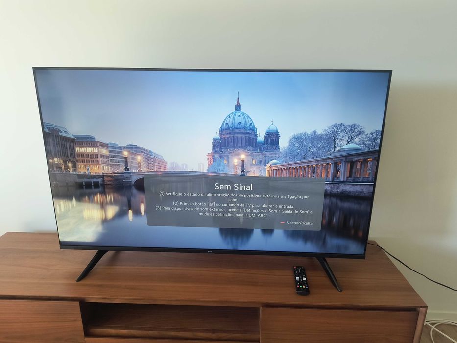 140cm (55in) LG LCD TV