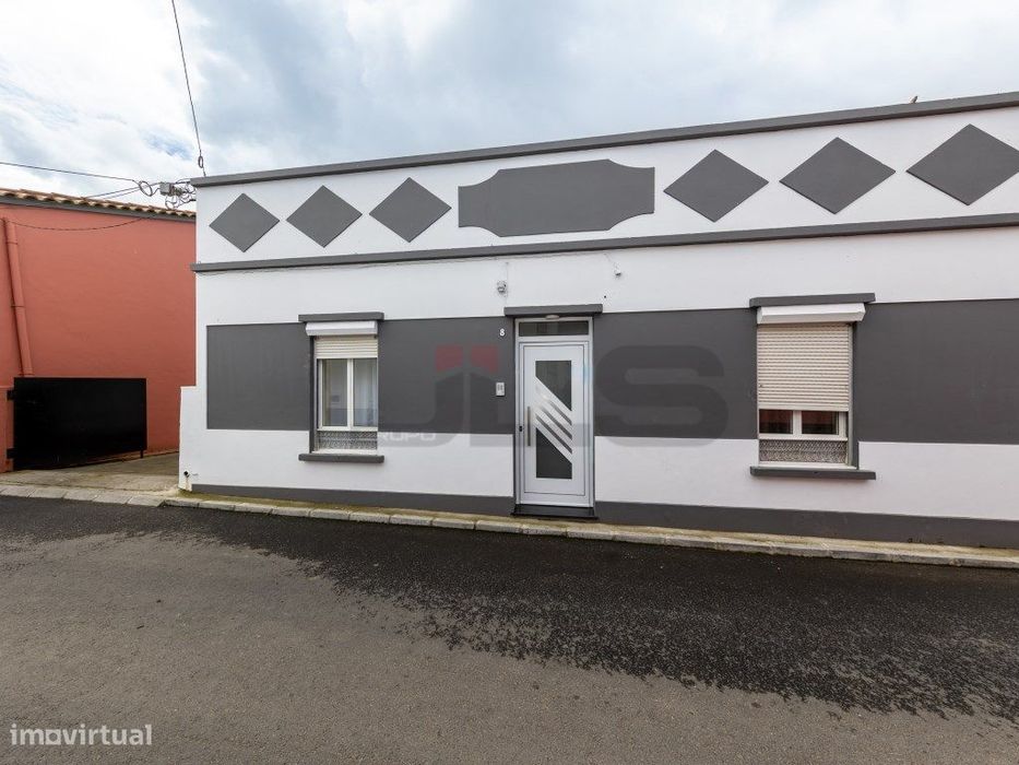 Moradia T3 com Terreno de 1.180 m² - Potencial de Investimento nos ...