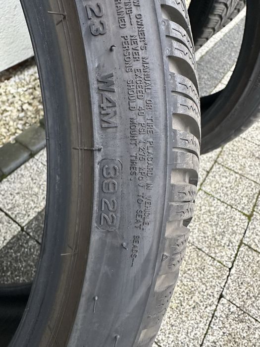 Opony Zimowe Bridgestone Blizak LM005 245/35/19 93W 7-8mm DOT 3922 BDB