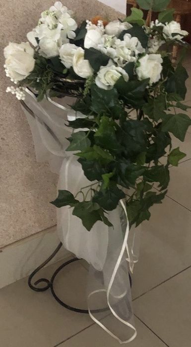 Весільна металева арка(2м на 1.5м),а також ковані підставки 4шт