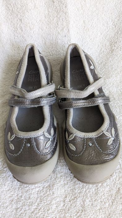 Кожаные балетки Clarks, туфли на девочку