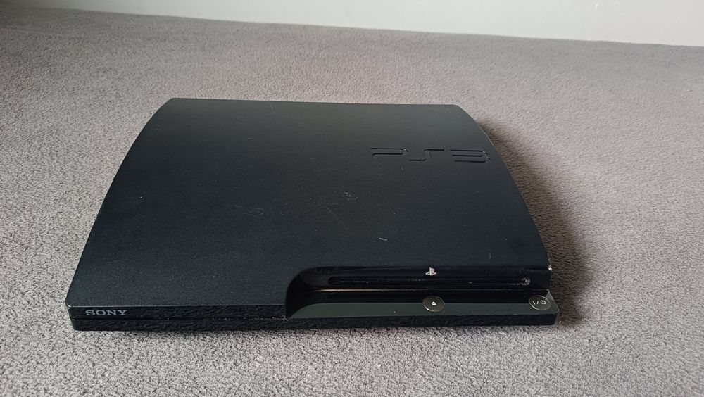 Konsola PlayStation 3 slim