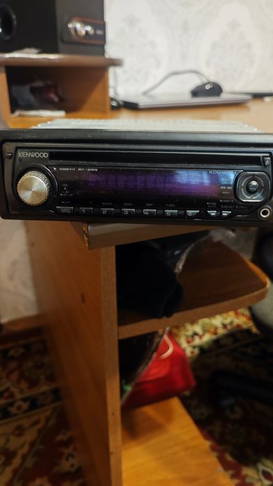 Продам кенвуд магнітола лежить без діла.