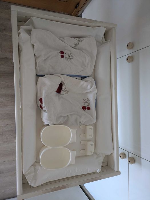 Trocador IKEA GULLIVER branco + muda fraldas IKEA VÄDRA + 2 capas para muda fraldas