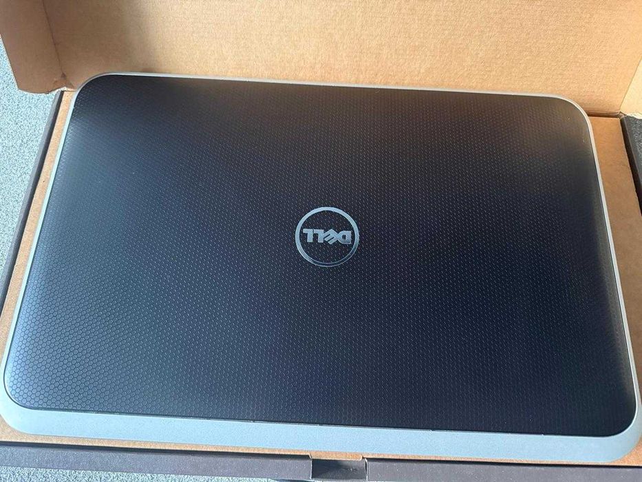 Игровой ноутбук Dell Inspiron 7720 / 17.3" (1920x1080)