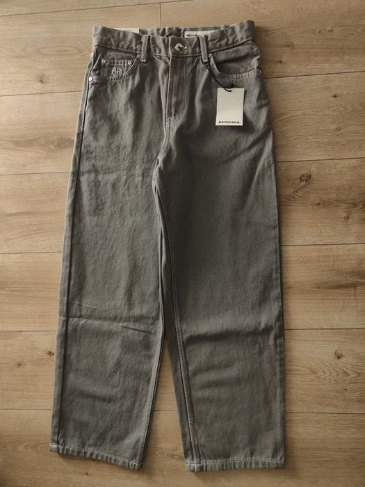 Розпродаж широкі джинси Bershka