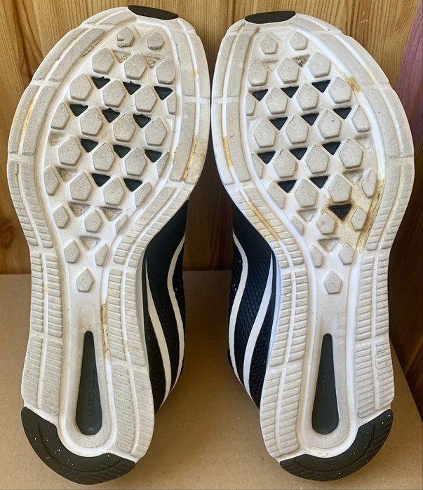 Кросівки Nike Zoom Strike 2