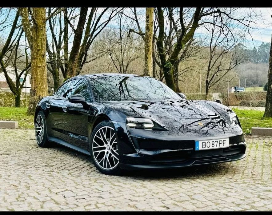 Porsche Taycan 4