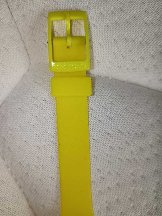Relógio swatch amarelo de 2 voltas